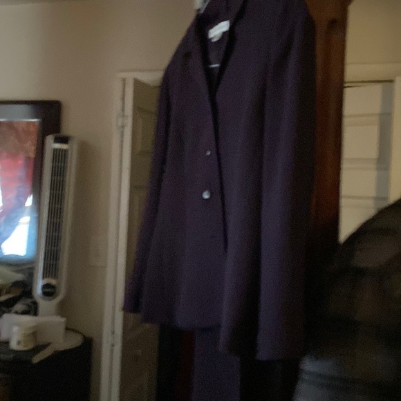 Woman’s 2 PCs suit purple pants and jacket - Picture 1 of 12